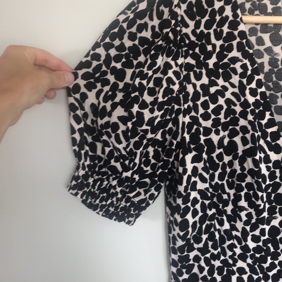 NWOT - H&M button up dress with cap sleeves - Picture 3 of 4